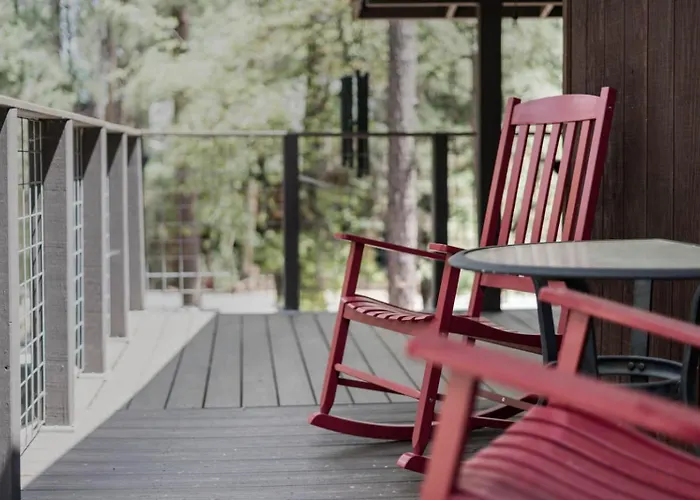 Summers Rest Mountain In The Pines * Strawberry